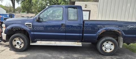 2007 Ford F-250 Super Duty Truck W/ Plow