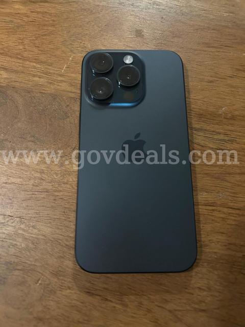 87% BATTERY HEALTH!! Apple iPhone 15 PRO - 256GB - Black