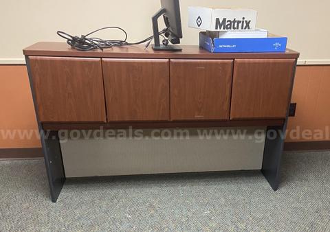 Desk hutch