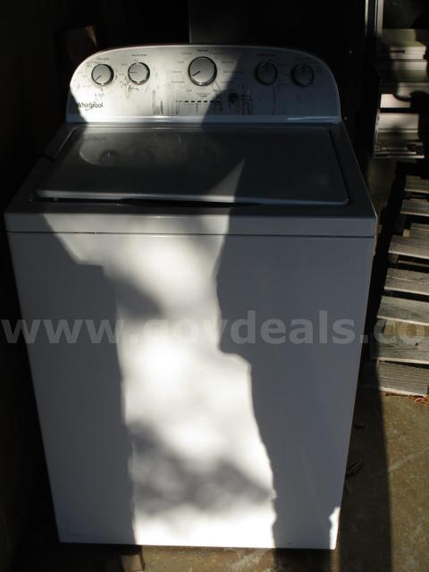 (1) USED WHITE WHIRLPOOL WASHING MACHINE, WTW4816FW2