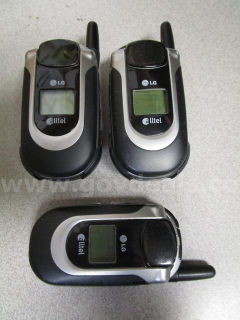 (3) USED LG ALLTEL FLIP PHONES, AX390