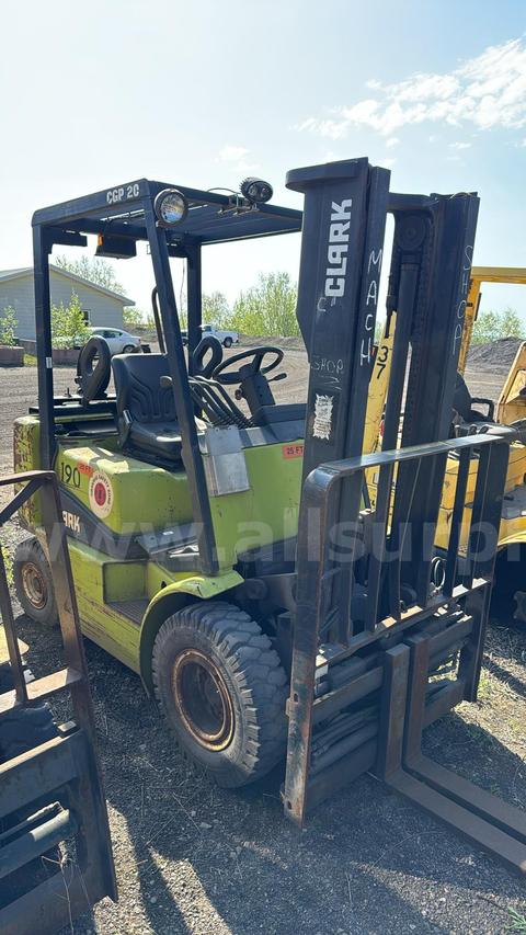 Clark CGP 20 Forklift