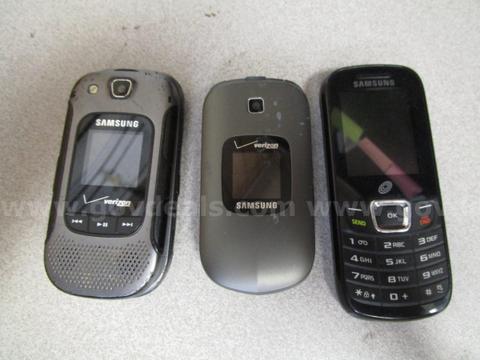 (3) USED OLDER MODEL SAMSUNG CELL PHONES
