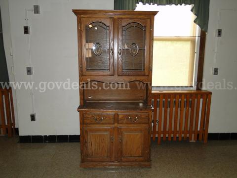 Hutch / China Cabinet