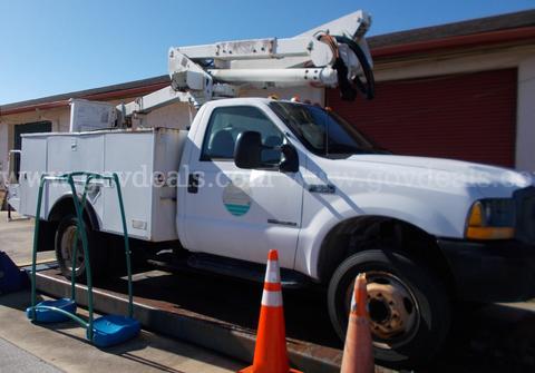 2000 Ford F-550 Bucket Truck