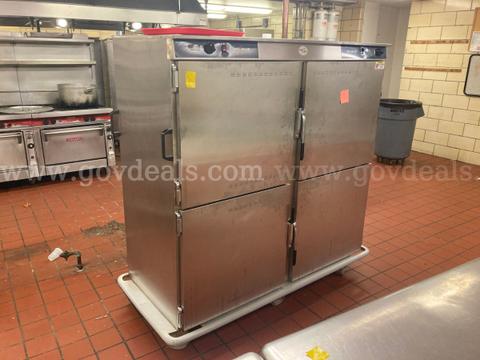 Lot of 3 Alto-Shaam 4-door (2x2) warmers - each on wheels