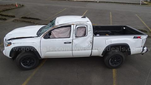 2022 Toyota Tacoma SX Ext Cab 4WD - Salvage Title