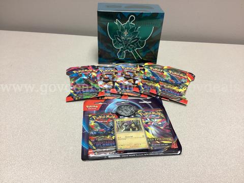 Pokémon Scarlet & Violet Twilight Masquerade elite training box, 2-Pack Blister Pack, and 5 Sleeved Booster Packs