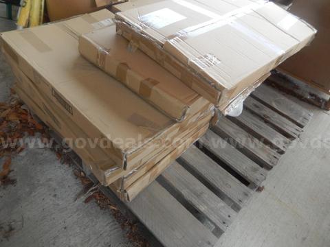 NEW/OLD STOCK (10) BOXES OF SCJ PROFESSIONAL TOUCH FREE SILVER DISPENSER STANDS 4000004553