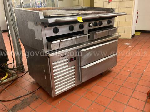 Broiler on under-broiler refrigerator - on wheels