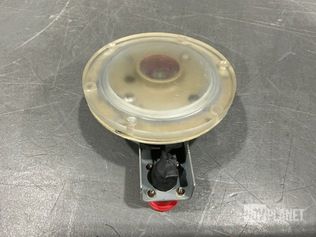 Control Products 4000059-003 NVIS Visible Lower Formation Light — photo 1