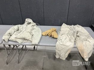 (19) Pairs of Trousers, (17) Parkas & Assorted Items - photo 1