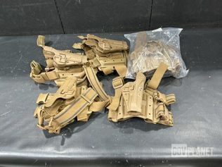 (40) Pistol Holsters - photo 1