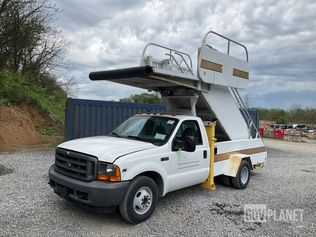 2001 Ford F-350 XL Super Duty Aircraft Boarding Staircase — photo 1