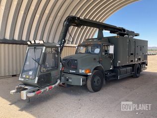 2000 International 4700 De-Icer Truck — photo 1