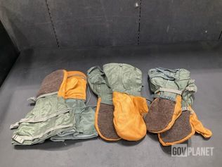 (79) Pairs of Extreme Cold Weather Mittens — photo 1
