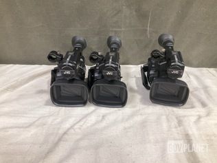 (3) JVC GY-HM600U Video Cameras - photo 1