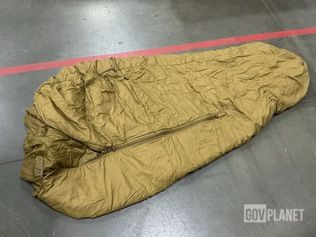 (31) Sleeping Bags - photo 1