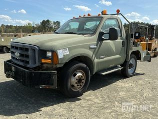 2006 Ford F-350 Super Duty Aircraft Pushback Tractor — photo 1