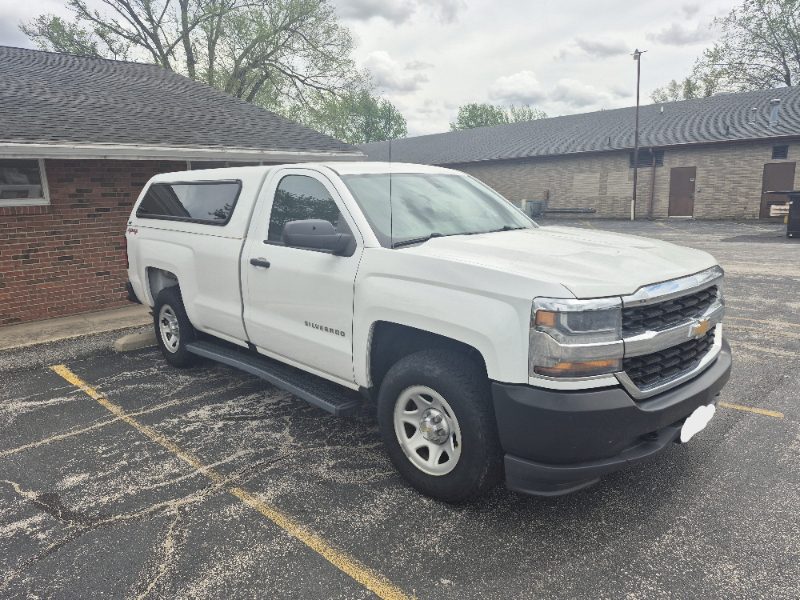 Chevrolet Silverado K1500 — photo 1