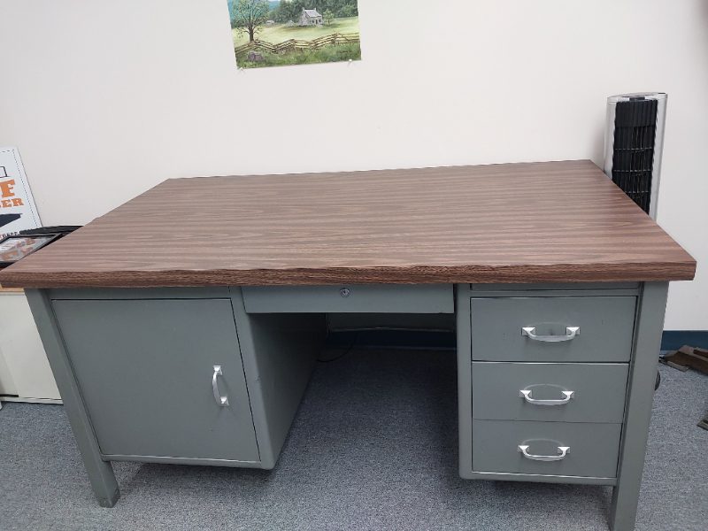 (6) Desks — photo 1