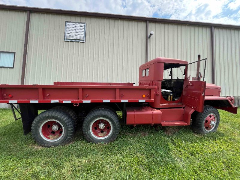 1970 Kaiser 2.5 Ton — photo 1