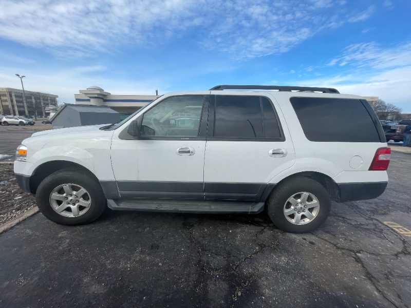 2011 Ford Expedition 4WD 4dr XL — photo 1