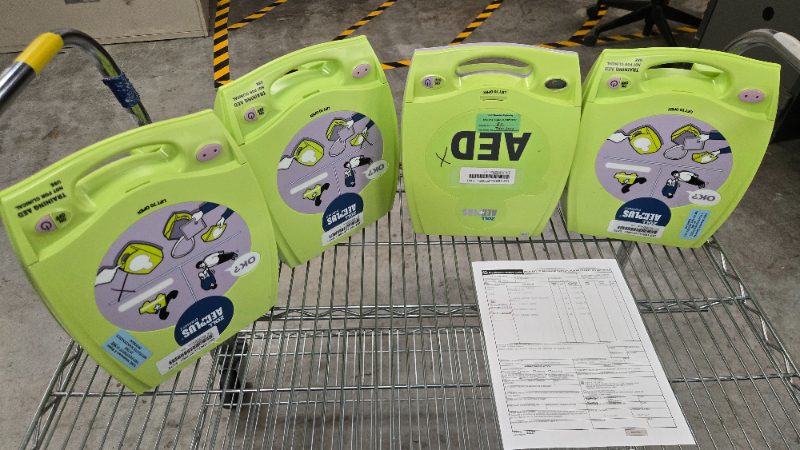 TRAINING AED ZOLL DEFIBRILLATORS — photo 1