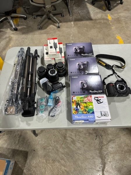 Cameras with accessories — photo 1
