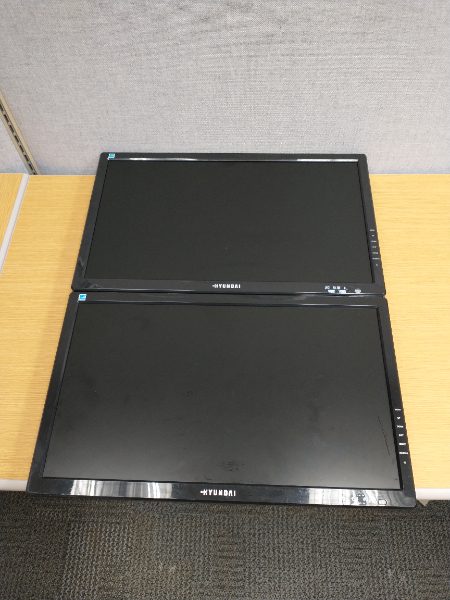 Hyundai 22" monitors — photo 1
