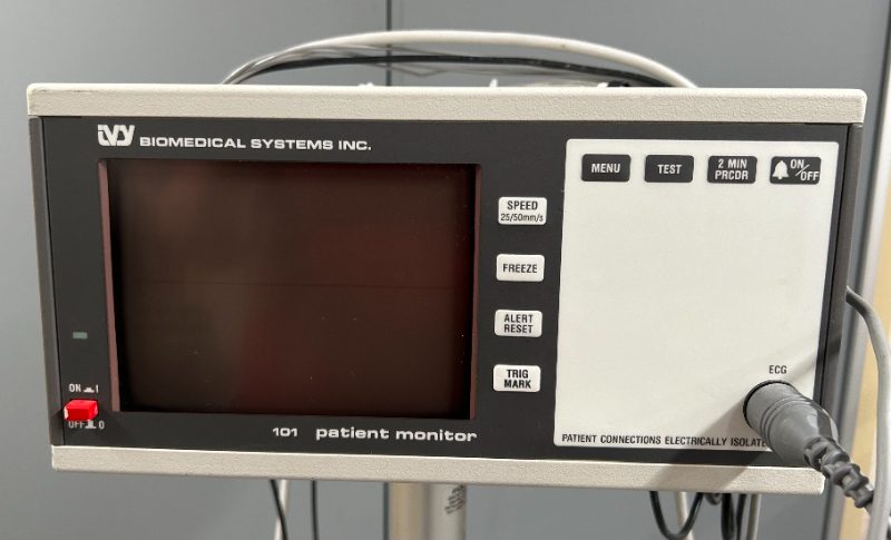 ECG PATIENT MONITOR — photo 1