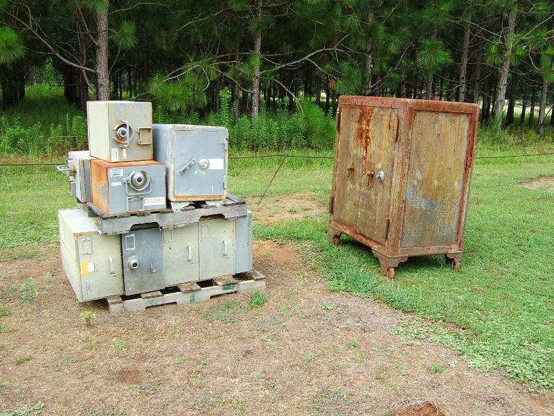 (6) safes — photo 1