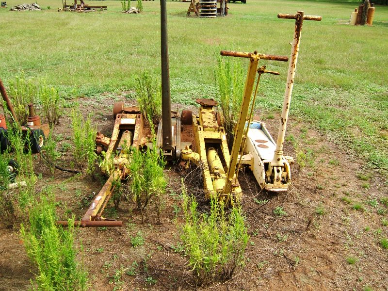 HYDRAULIC JACKS — photo 1