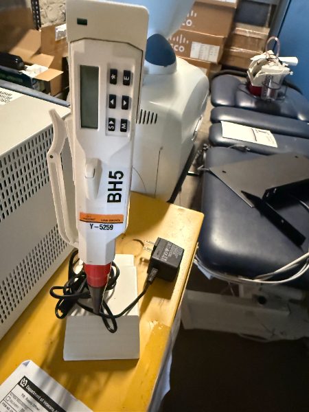 ELECTRONIC PIPETTOR — photo 1