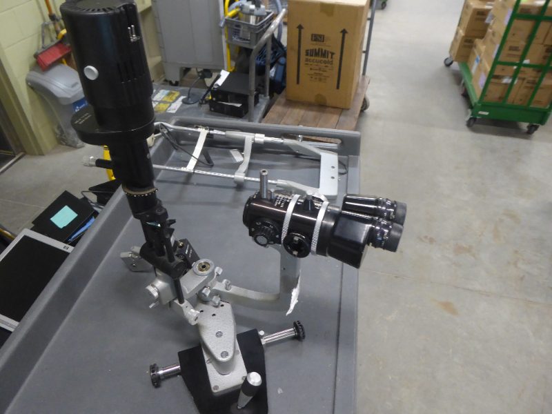 SLIT LAMP — photo 1