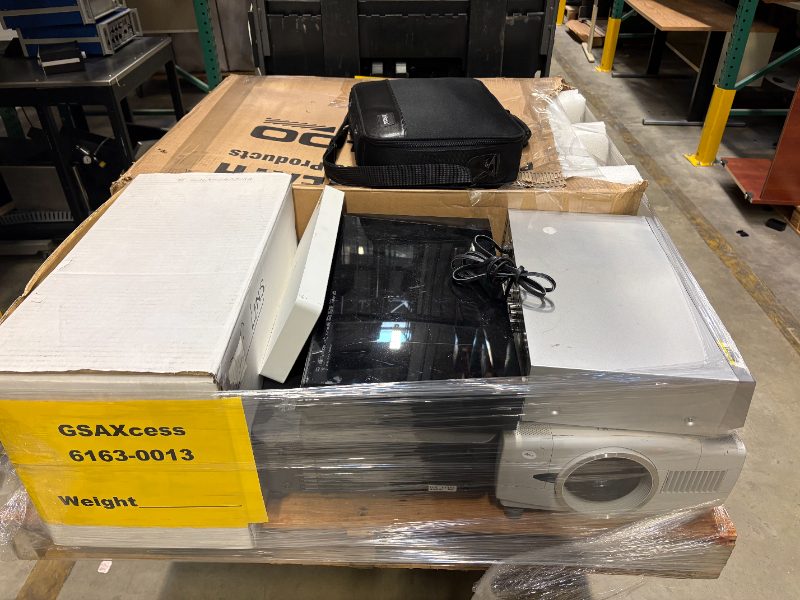 (1) LOT OF SOUND VIDEO EQUIPMENT - photo 1