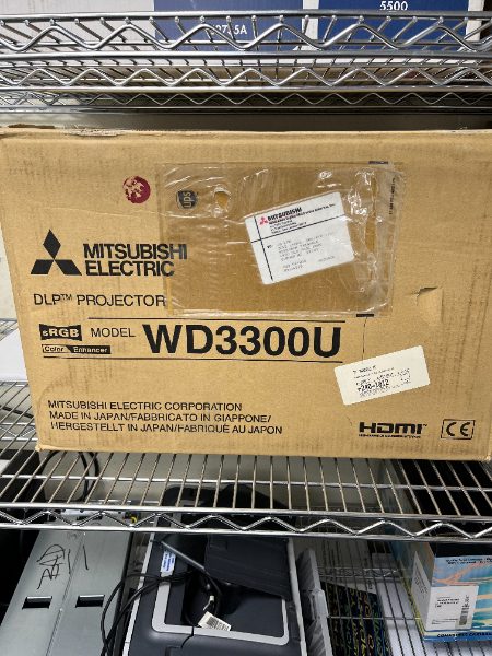 (1) Mitsubishi Projector - photo 1