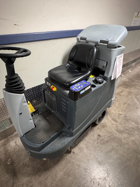Floor Scrubber and Air Compressor - photo 1
