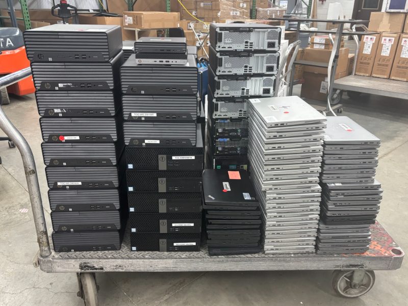 Laptops & CPUs - photo 1