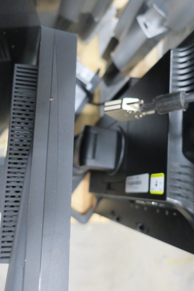 BARCO MONITORS, DELL & HP MONITORS - photo 1