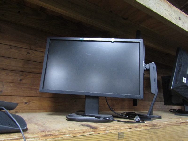 MONITORS — photo 1
