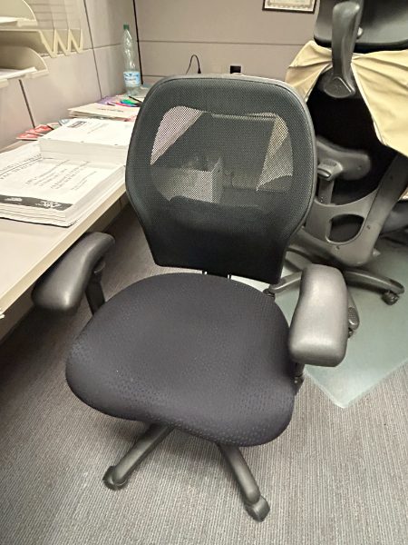 BLACK CUSHION OFFICE CHAIRS — photo 1