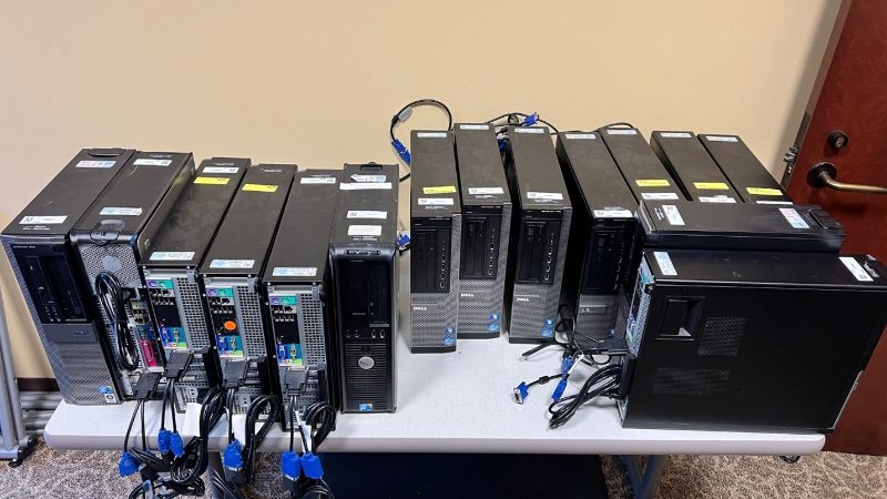 Desktop Computers — photo 1