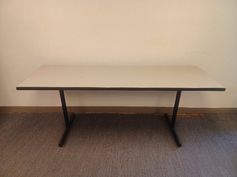 Black table — photo 1