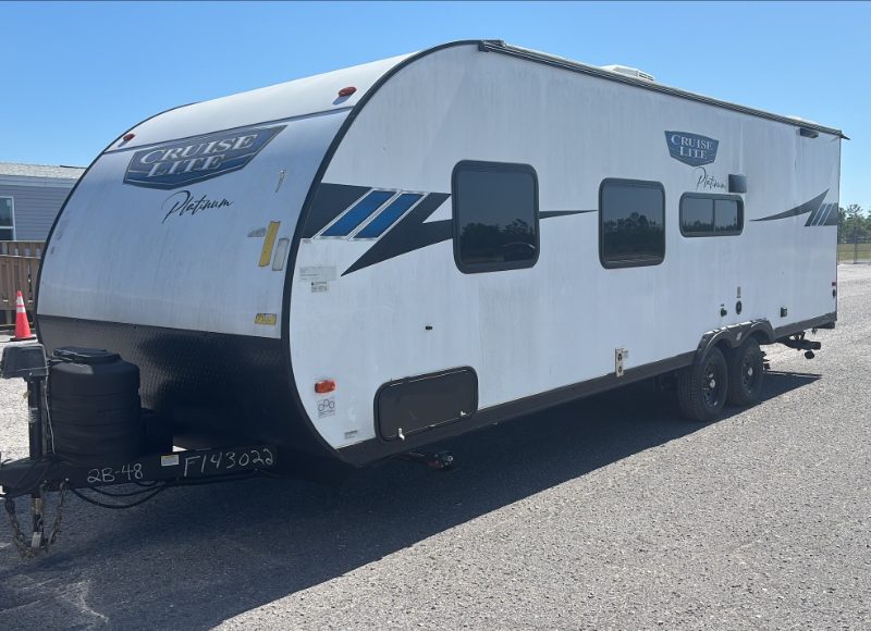 Travel Trailer — photo 1