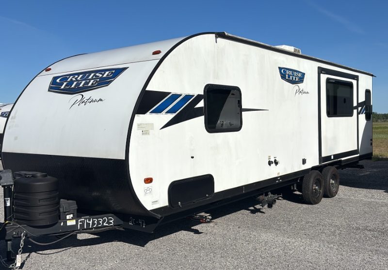 Travel Trailer — photo 1