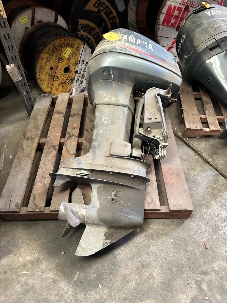 Yamaha 115 HP 2-Stroke V4 Outboard Motor — photo 1