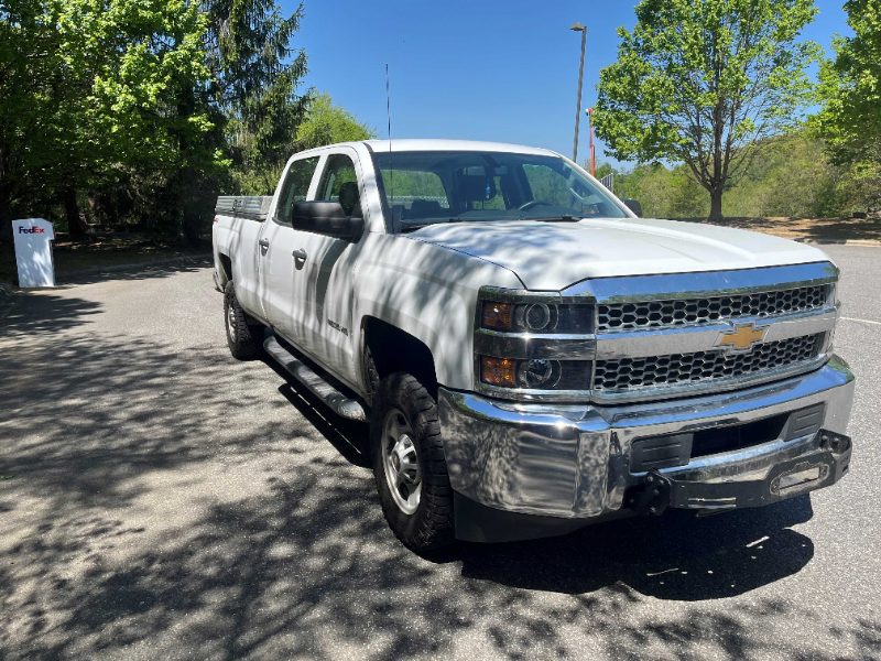2019 Chevrolet Silverado — photo 1