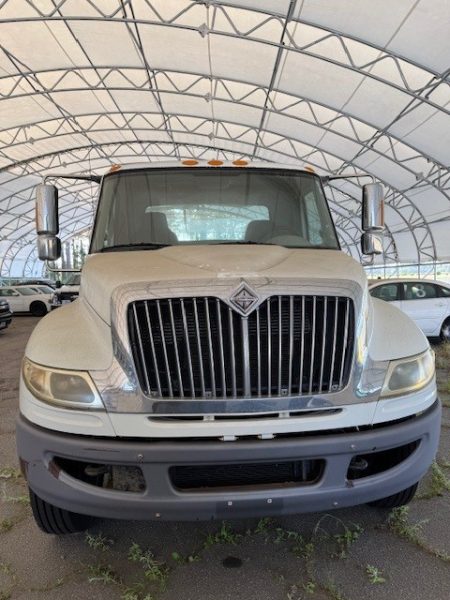 2007 International Durastar Tow Truck — photo 1