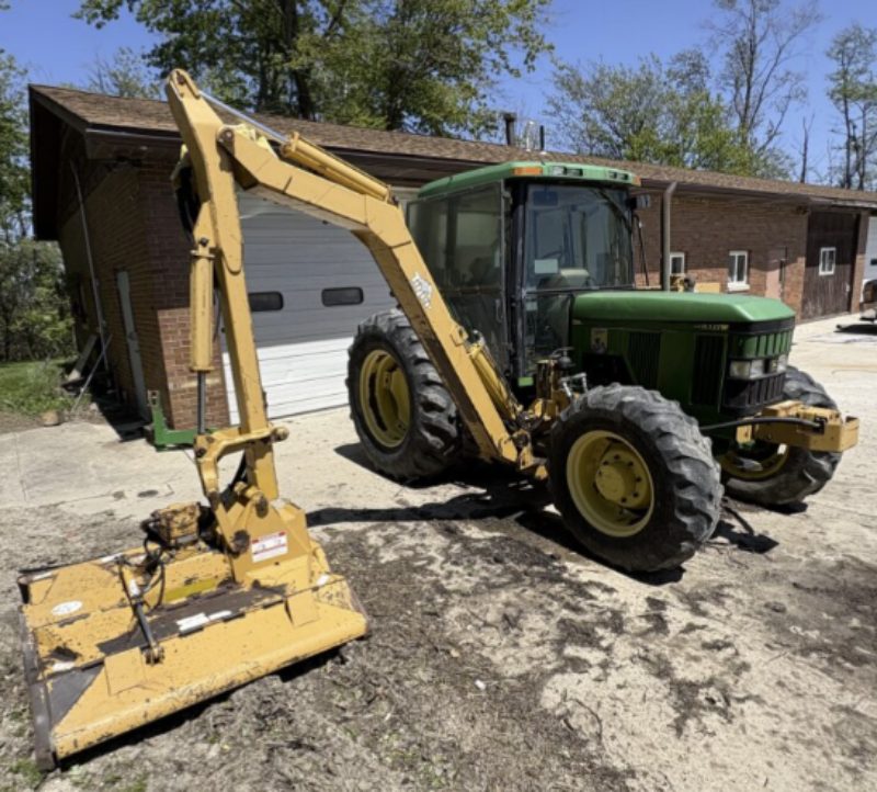 2001 John Deere Tractor — photo 1